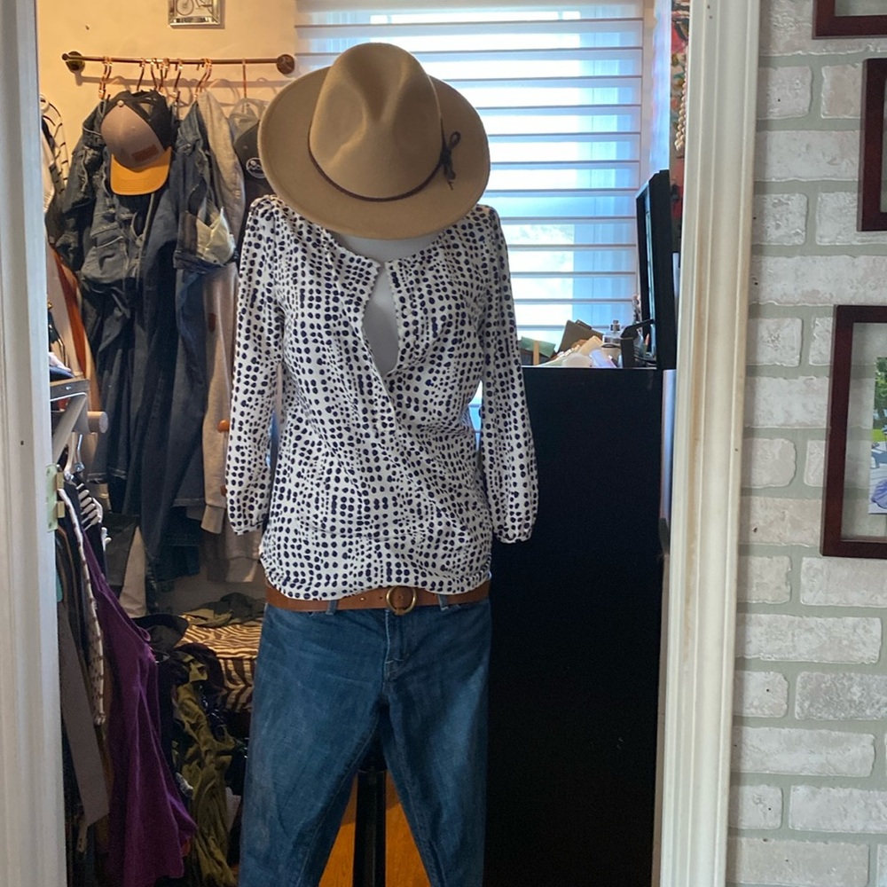 Size XS black/white blouse